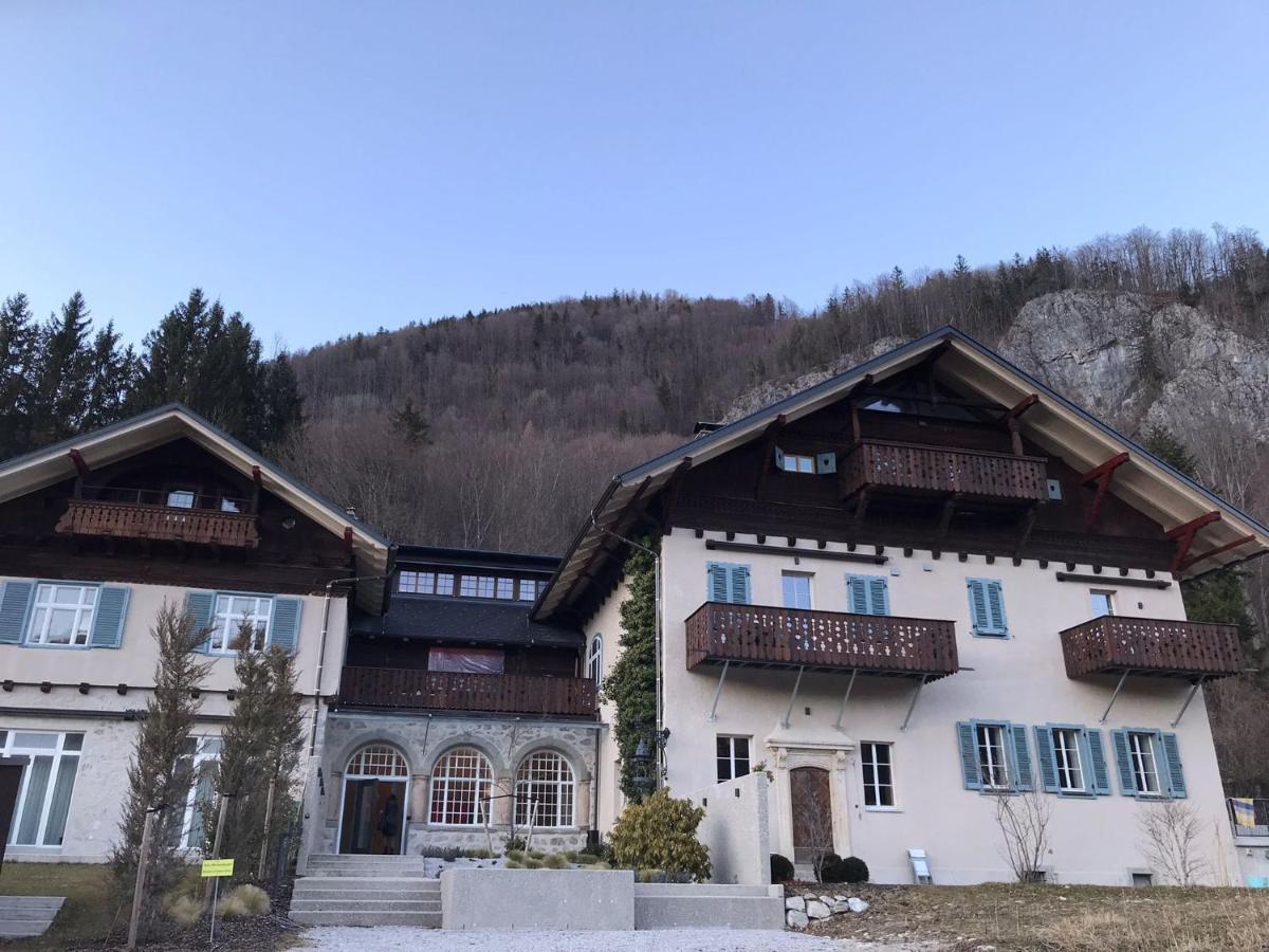 Apartment In Historischer Villa Mit Parkplatz Grünau im Almtal Extérieur photo
