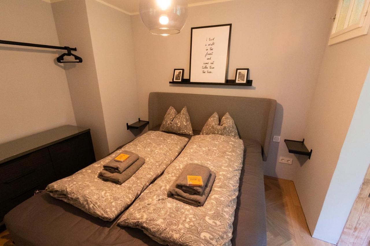 Apartment In Historischer Villa Mit Parkplatz Grünau im Almtal Extérieur photo