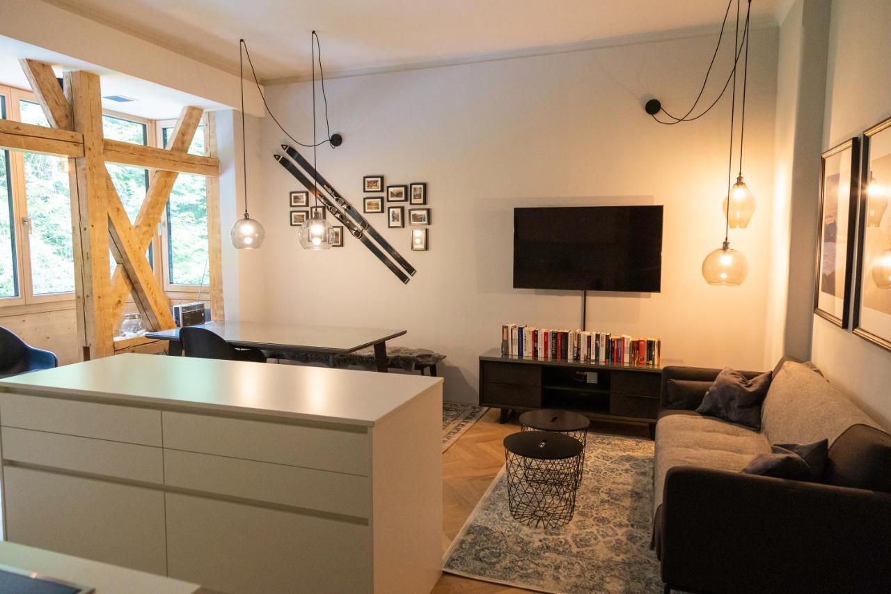 Apartment In Historischer Villa Mit Parkplatz Grünau im Almtal Extérieur photo