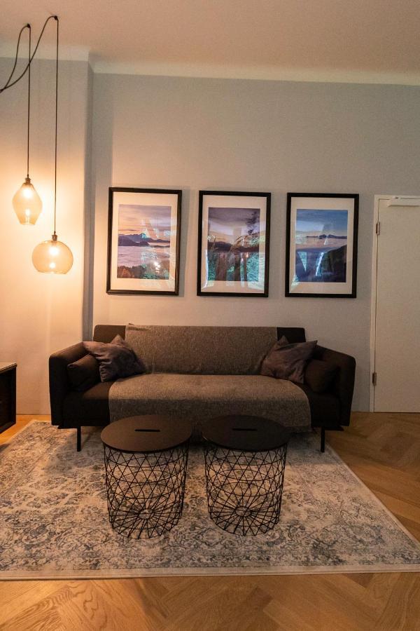 Apartment In Historischer Villa Mit Parkplatz Grünau im Almtal Extérieur photo